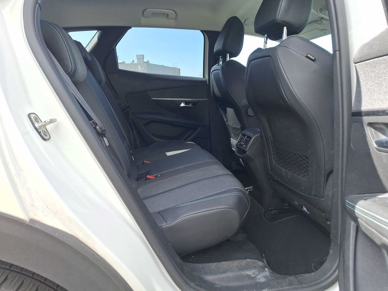Peugeot 3008 1.5 Blue-HDi Allure Pack 2022 – снимка 14
