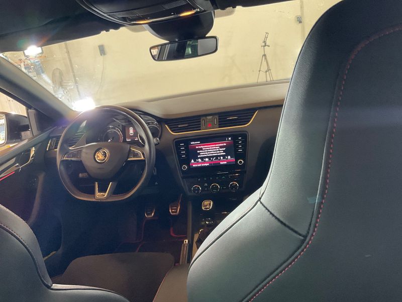 Skoda Octavia 2.0 TSI RS 245 2019 – снимка 18