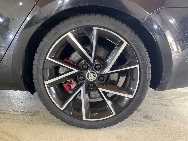 Skoda Octavia 2.0 TSI RS 245 2019 – снимка 5