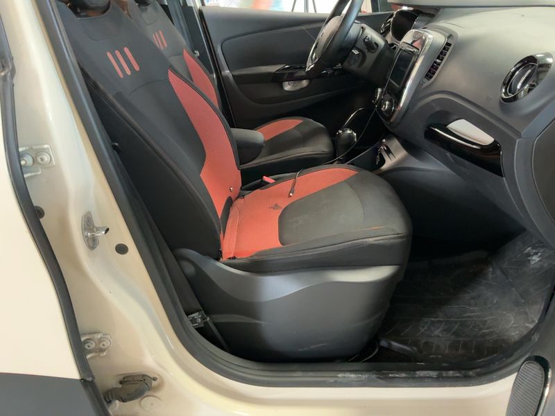 Renault Captur 1.2 TCe Intens 2013 – снимка 16