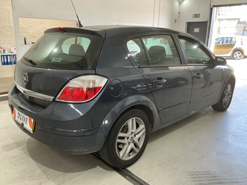 Opel Astra 1.3 CDTI Sport 2007 – снимка 2