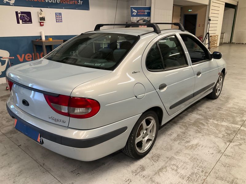 Renault Megane 1.4 Classic Air 2003 – снимка 2