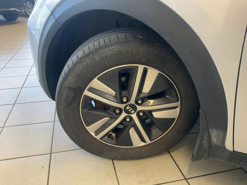 Kia Niro 1.6 GDI Plug-in Hybrid Motion 2019 – снимка 3