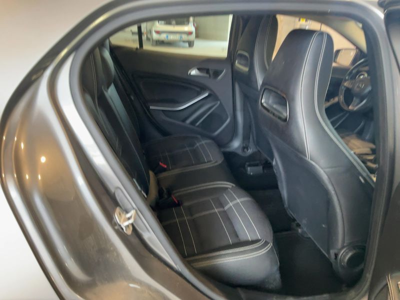 Mercedes-Benz GLA-Klasse GLA 200 d Sport 2016 – снимка 19