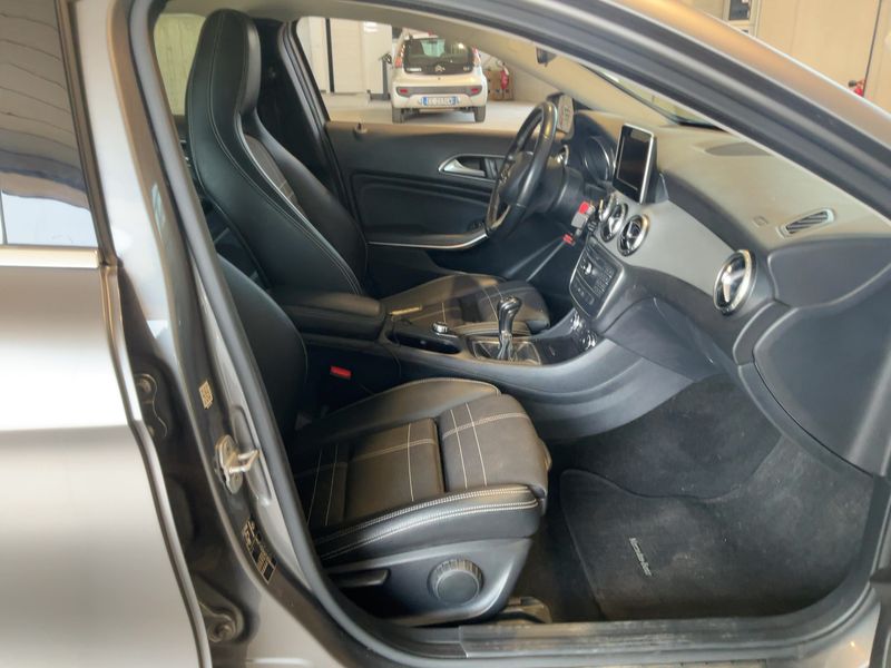 Mercedes-Benz GLA-Klasse GLA 200 d Sport 2016 – снимка 16