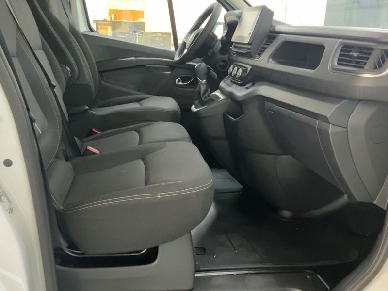 Renault Trafic 2.0 BLUE dCi L1H1 2T8 Grand Confort 2023 – снимка 16