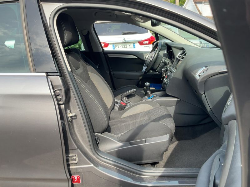 Citroen C4 1.2 e-THP Millenium 2017 – снимка 16