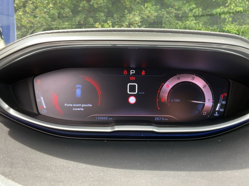 Peugeot 3008 2.0 Blue-HDi GT 2017 – снимка 18