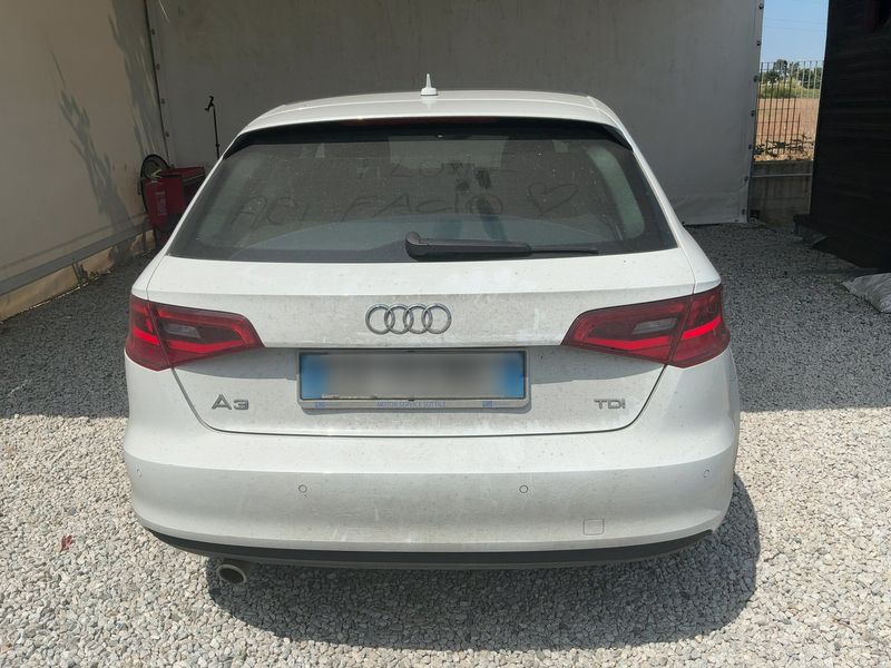 Audi A3 Sportback 1.6 TDI Ambition 2015 – снимка 7