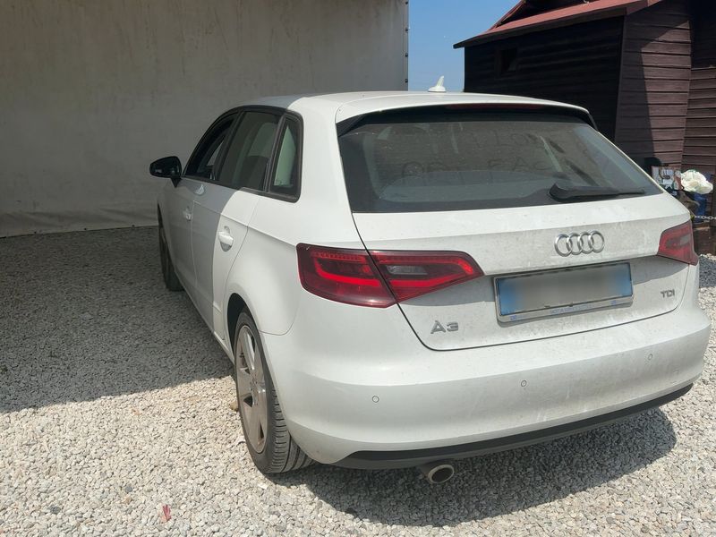Audi A3 Sportback 1.6 TDI Ambition 2015 – снимка 6