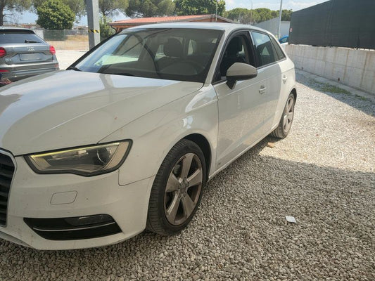 Audi A3 Sportback 1.6 TDI Ambition 2015 – снимка 2
