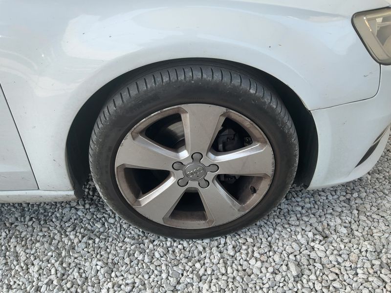 Audi A3 Sportback 1.6 TDI Ambition 2015 – снимка 11