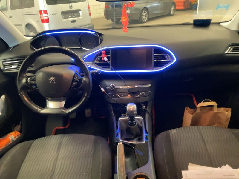 Peugeot 308 1.2 e-THP Active 2014 – снимка 17
