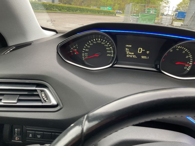 Peugeot 308 1.2 e-THP Active 2014 – снимка 18