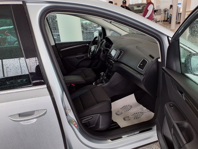 Volkswagen Sharan 2.0 TDI IQ.DRIVE 4Motion 2019 – снимка 16