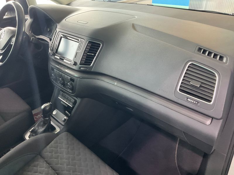 Volkswagen Sharan 2.0 TDI IQ.DRIVE 4Motion 2019 – снимка 29