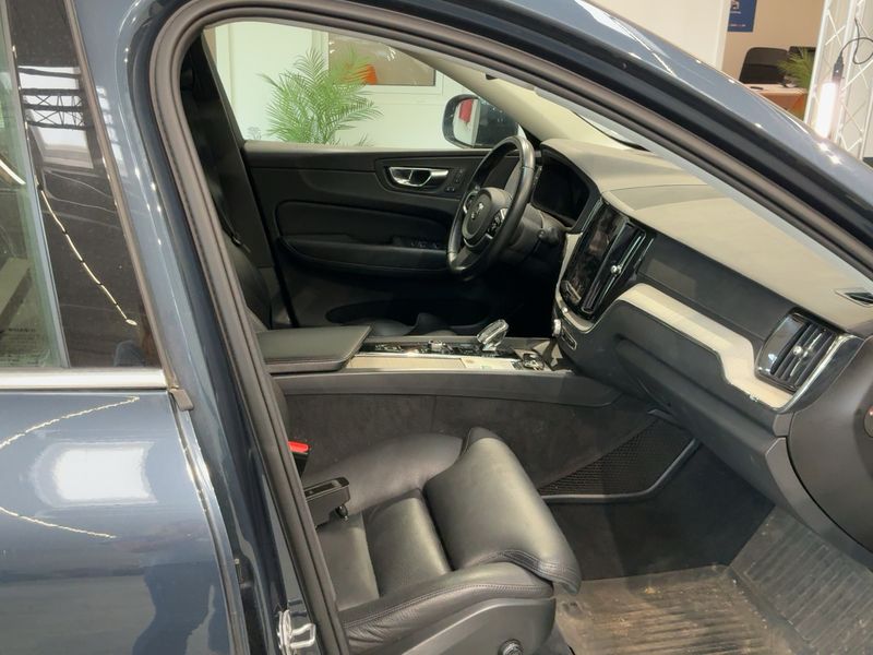 Volvo XC60 2.0 B5 Mild-Hybrid Inscription 2WD 2020 – снимка 17