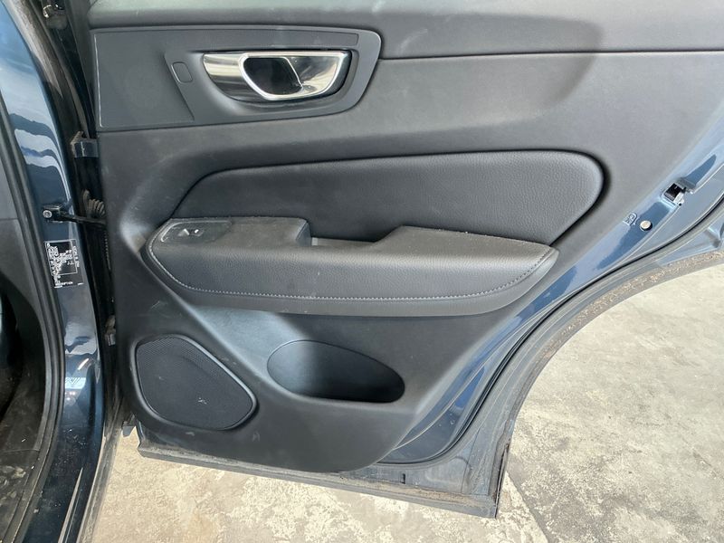 Volvo XC60 2.0 B5 Mild-Hybrid Inscription 2WD 2020 – снимка 27