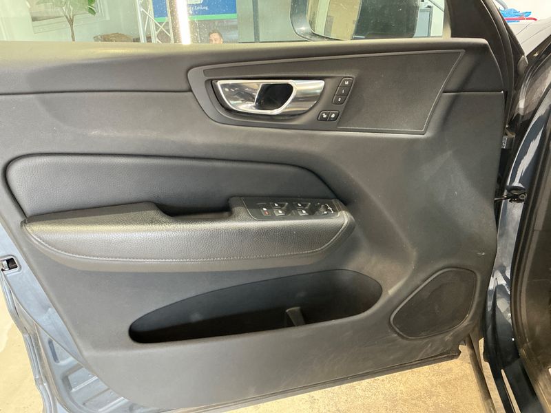 Volvo XC60 2.0 B5 Mild-Hybrid Inscription 2WD 2020 – снимка 25