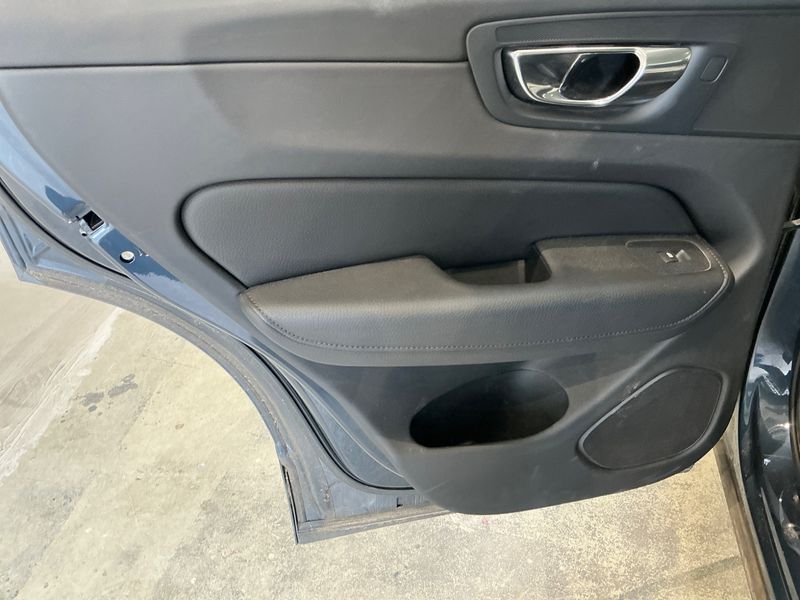 Volvo XC60 2.0 B5 Mild-Hybrid Inscription 2WD 2020 – снимка 28