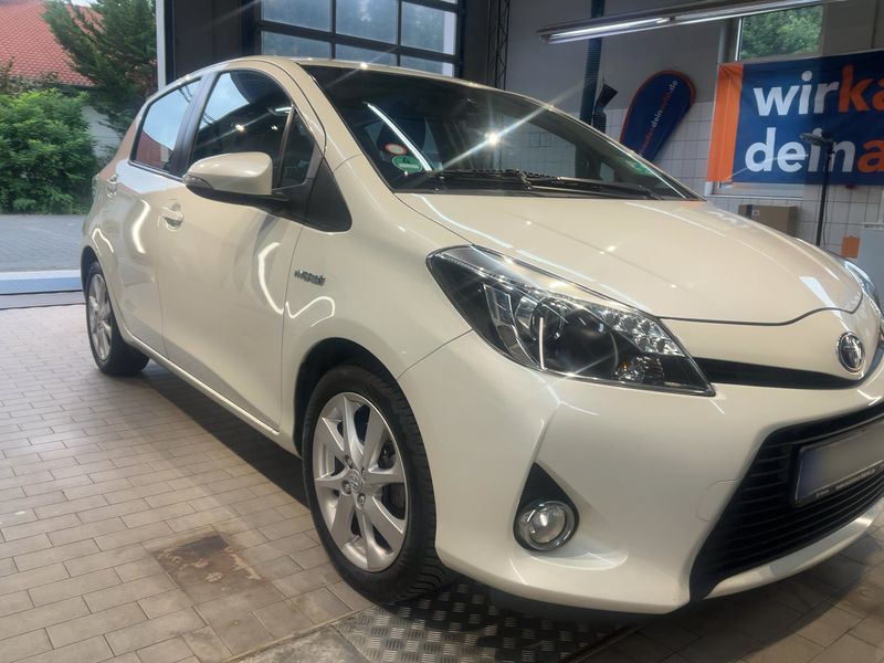 Toyota Yaris 1.5 Hybrid Club 2013 – снимка 12