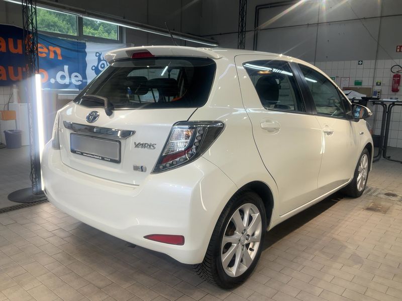 Toyota Yaris 1.5 Hybrid Club 2013 – снимка 8