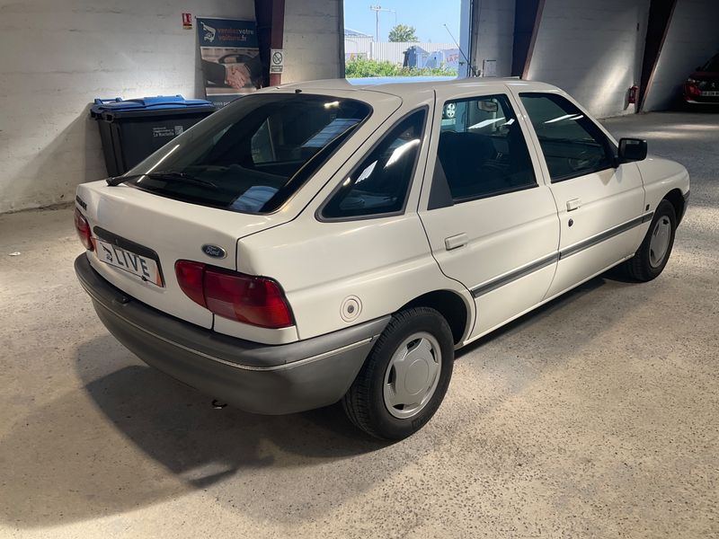 Ford Escort 1.3 CLX 1992 – снимка 2