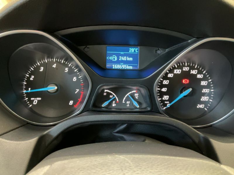 Ford Focus 1.6 Ti-VCT Trend 2011 – снимка 18