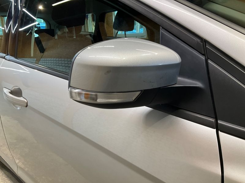 Ford Focus 1.6 Ti-VCT Trend 2011 – снимка 24