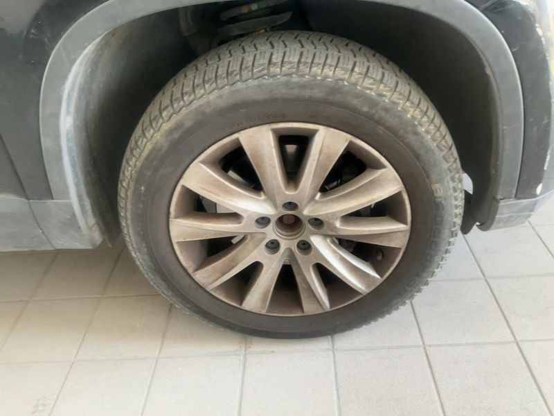 Volkswagen Tiguan 2.0 TDI Sport & Style 4Motion 2010 – снимка на щета 11