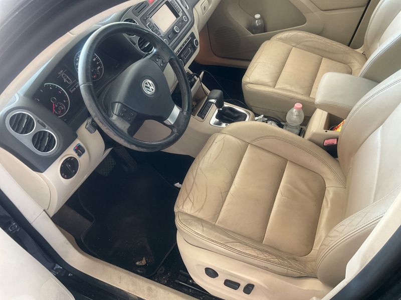 Volkswagen Tiguan 2.0 TDI Sport & Style 4Motion 2010 – снимка на щета 32