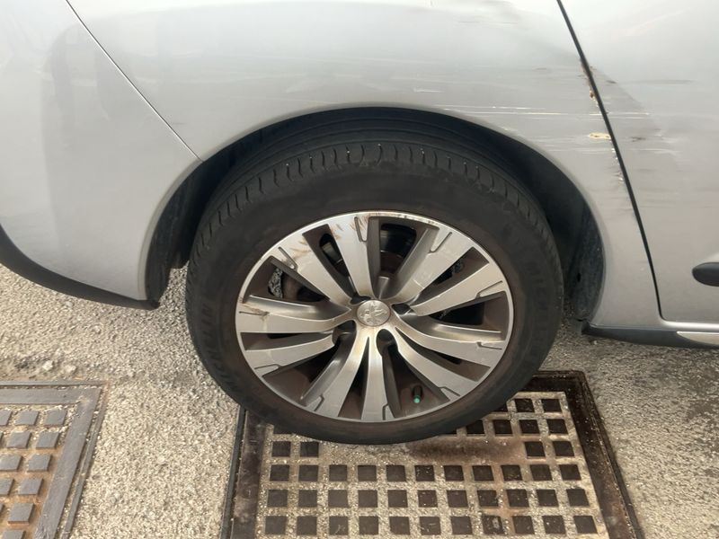 Peugeot 3008 1.6 Blue-HDi Allure 2016 – снимка 9