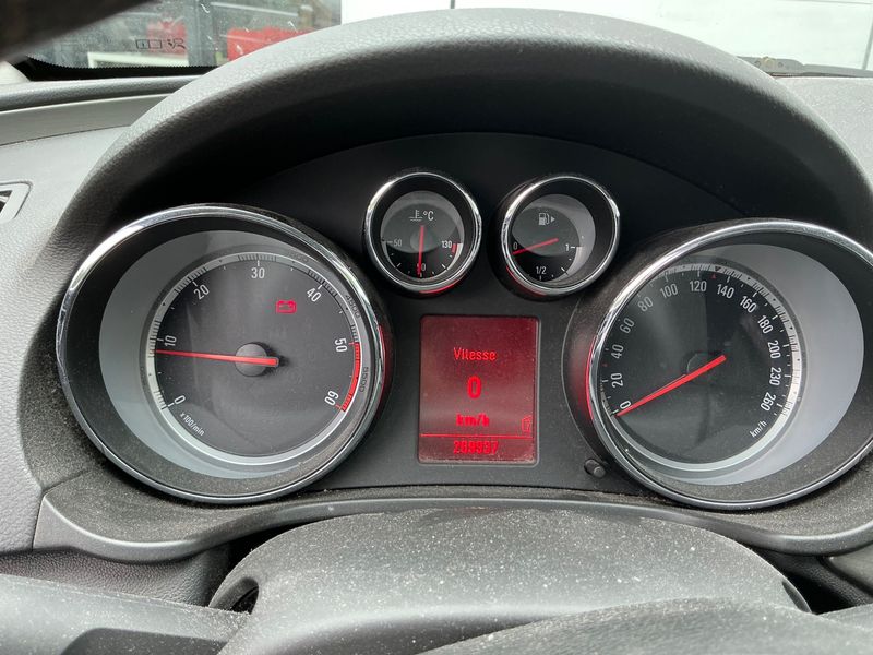 Opel Insignia 2.0 CDTI Edition 2011 – снимка 4
