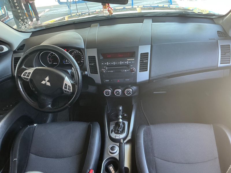 Mitsubishi Outlander 2.2 DI-D Kaiteki 4WD 2009 – снимка 17