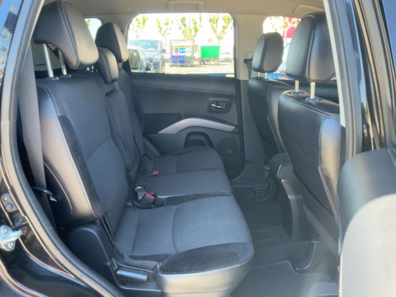 Mitsubishi Outlander 2.2 DI-D Kaiteki 4WD 2009 – снимка 19
