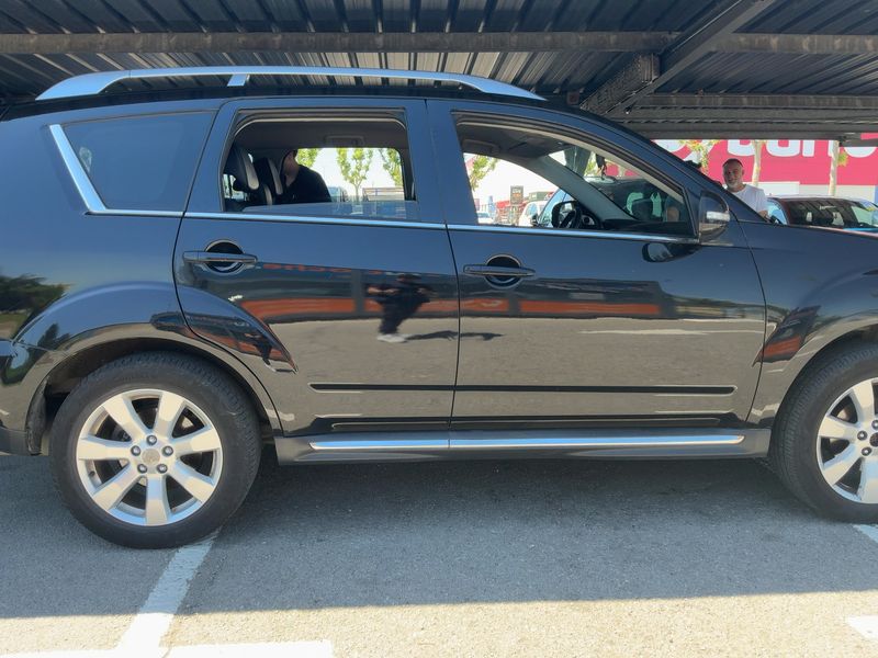 Mitsubishi Outlander 2.2 DI-D Kaiteki 4WD 2009 – снимка 10