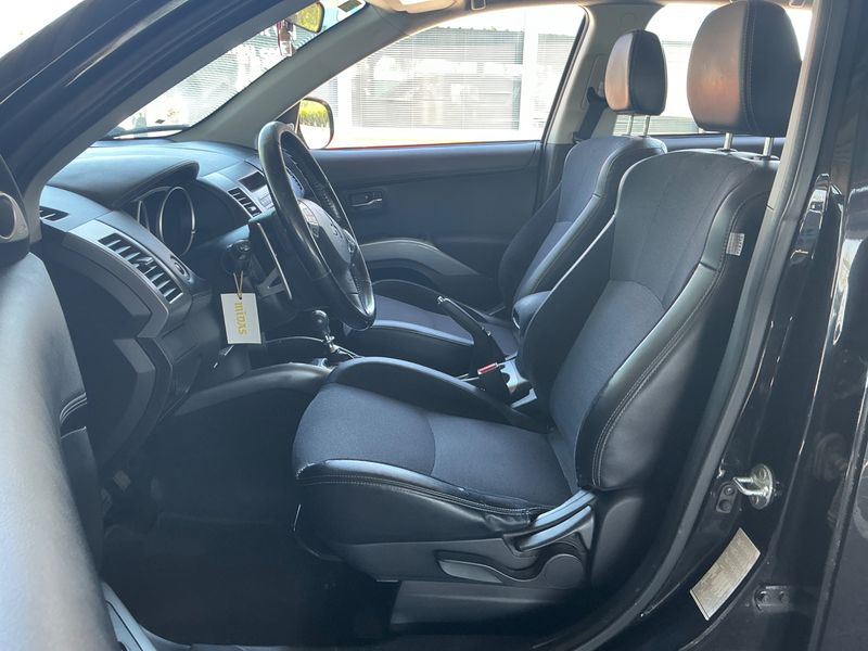 Mitsubishi Outlander 2.2 DI-D Kaiteki 4WD 2009 – снимка 22