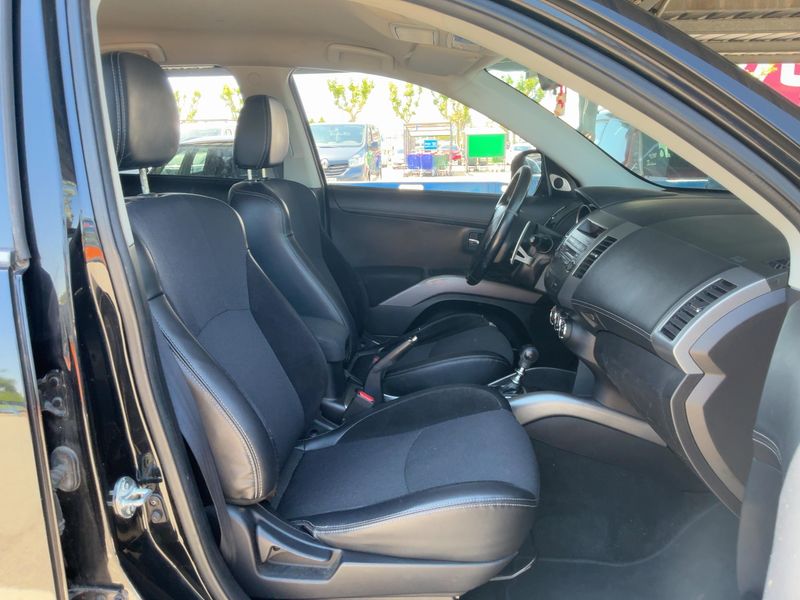 Mitsubishi Outlander 2.2 DI-D Kaiteki 4WD 2009 – снимка 16