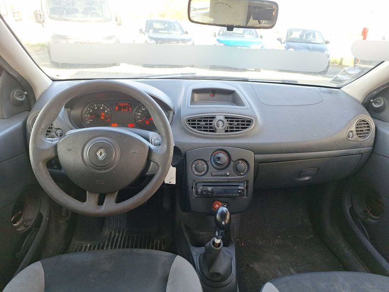 Renault Clio 1.2 Authentique 2010 – снимка 11