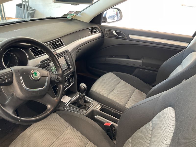 Skoda Superb 1.8 TSI Ambition 2013 – снимка 17