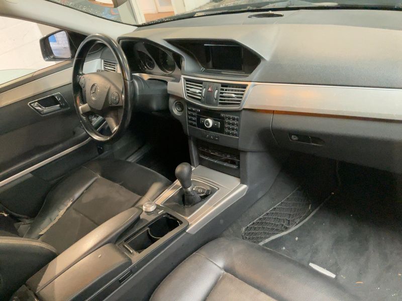 Mercedes-Benz E-Klasse E 200 CDI T BlueEfficiency Avantgarde 2011 – снимка 17