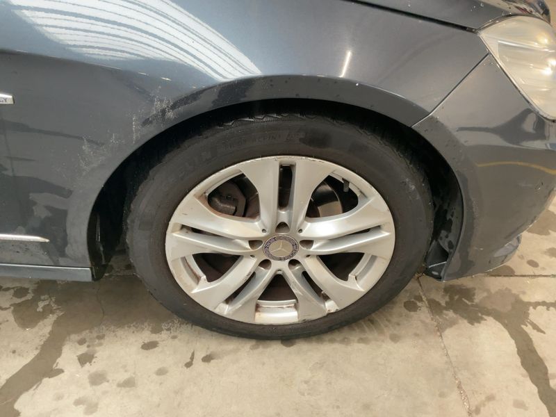 Mercedes-Benz E-Klasse E 200 CDI T BlueEfficiency Avantgarde 2011 – снимка 11
