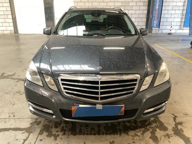 Mercedes-Benz E-Klasse E 200 CDI T BlueEfficiency Avantgarde 2011 – снимка 14