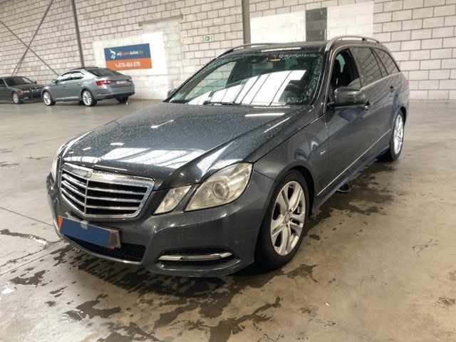 Mercedes-Benz E-Klasse E 200 CDI T BlueEfficiency Avantgarde 2011 – снимка 1