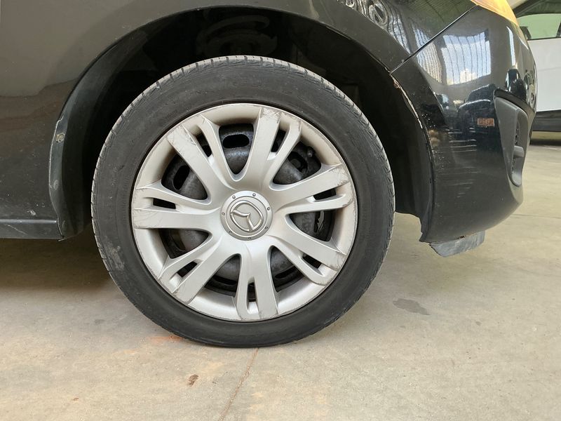 Mazda 2 1.3 Active 2013 – снимка 11