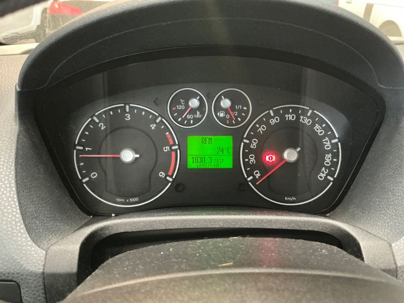 Ford Fiesta 1.4 TDCi Ghia 2007 – снимка 4