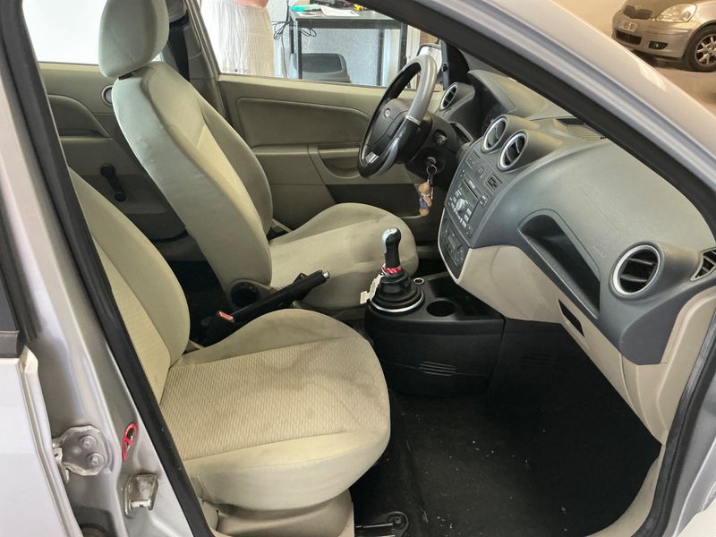 Ford Fiesta 1.4 TDCi Ghia 2007 – снимка 3