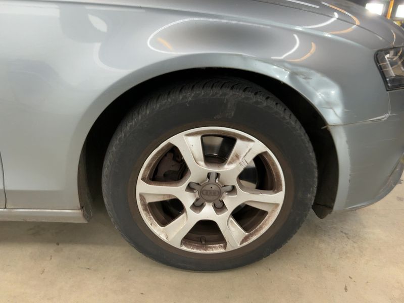 Audi A4 1.8 TFSI Attraction 2011 – снимка на щета