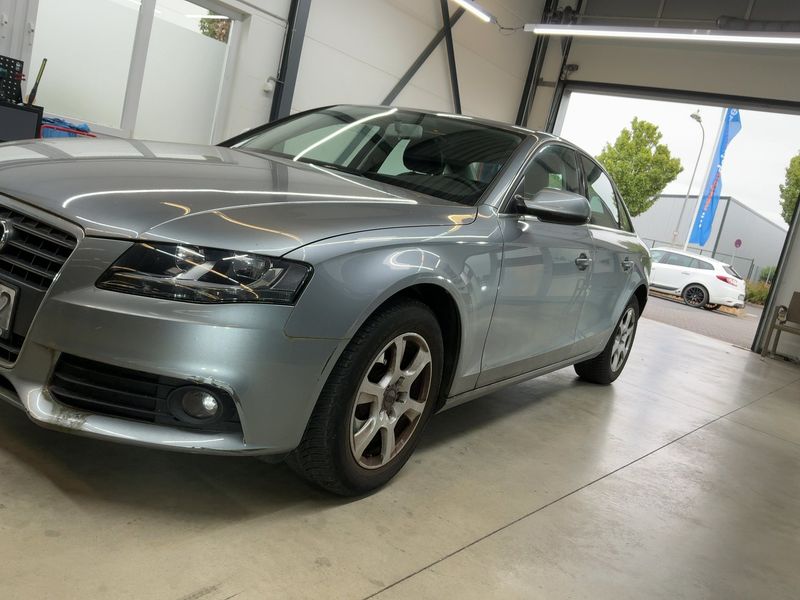 Audi A4 1.8 TFSI Attraction 2011 – снимка 2