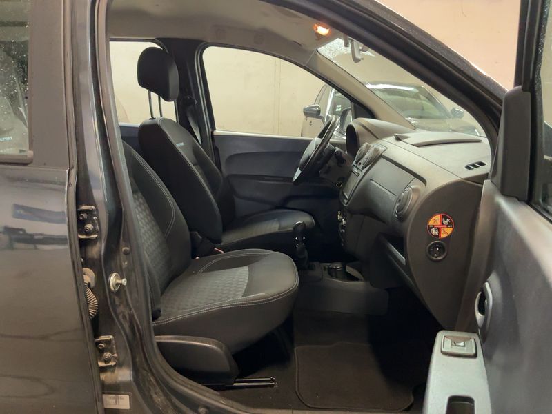 Dacia Lodgy 1.5 dCi Diesel Stepway 2016 – снимка 16